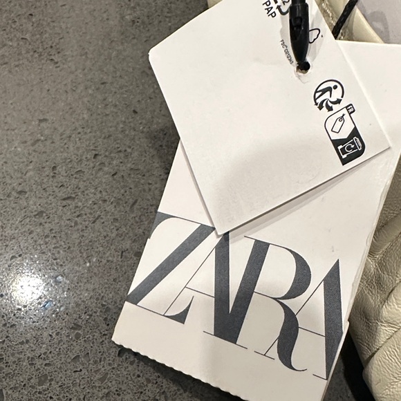 Zara Cream Ruched Leather Ballet Flats - Picture 2 of 3